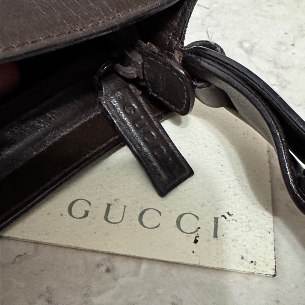Rare GUCCI. Leather shoulder bag with card - Picture 13 of 15